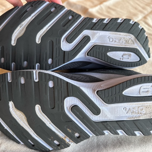 Brooks Launch Running Shoes Women’s 10.5 Black/Lavender Style 1203731B060 - Picture 4 of 4